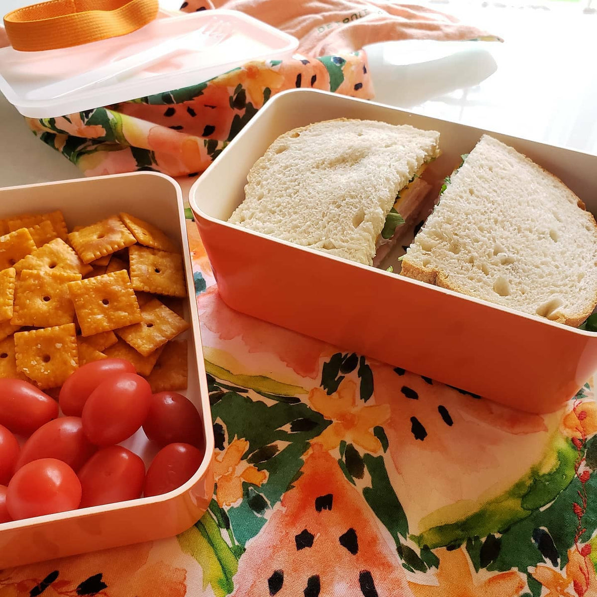 A REVERSIBLE BENTO BREAD BAG IS EASY TO MAKE